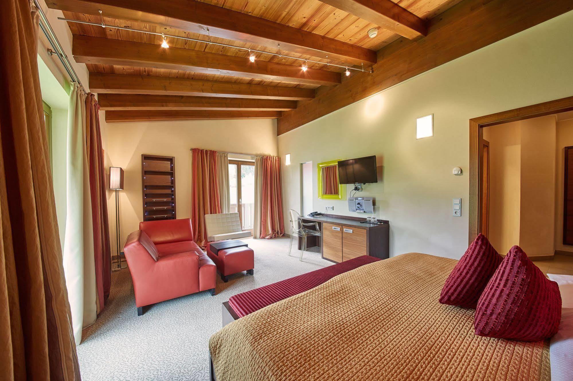 Khách sạn Landhaus Aamadall Im Alpinresort Sport & 2*