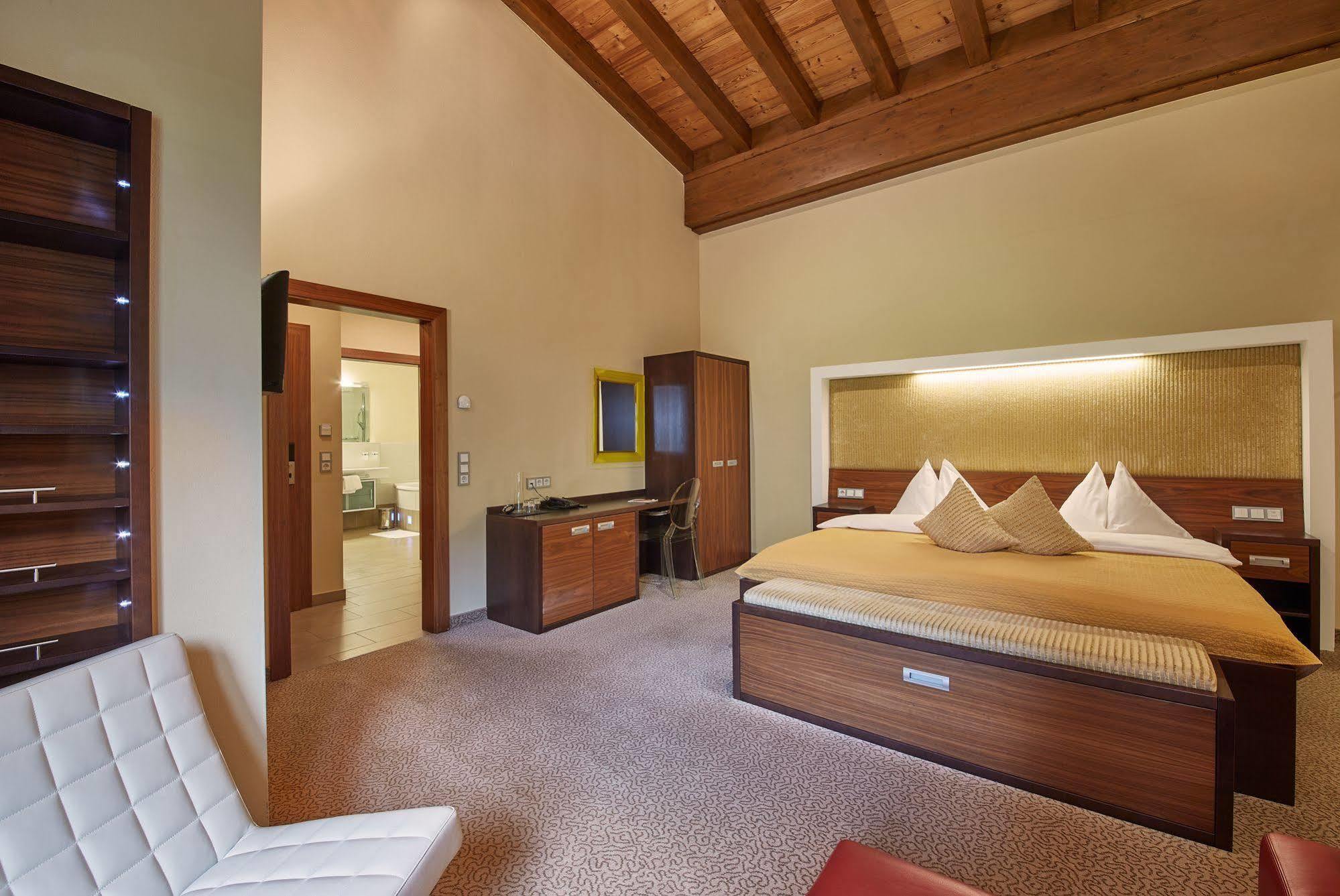 Khách sạn Landhaus Aamadall Im Alpinresort Sport &